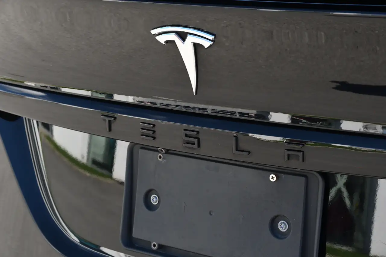 Tesla Model X снимка Tesla Model X