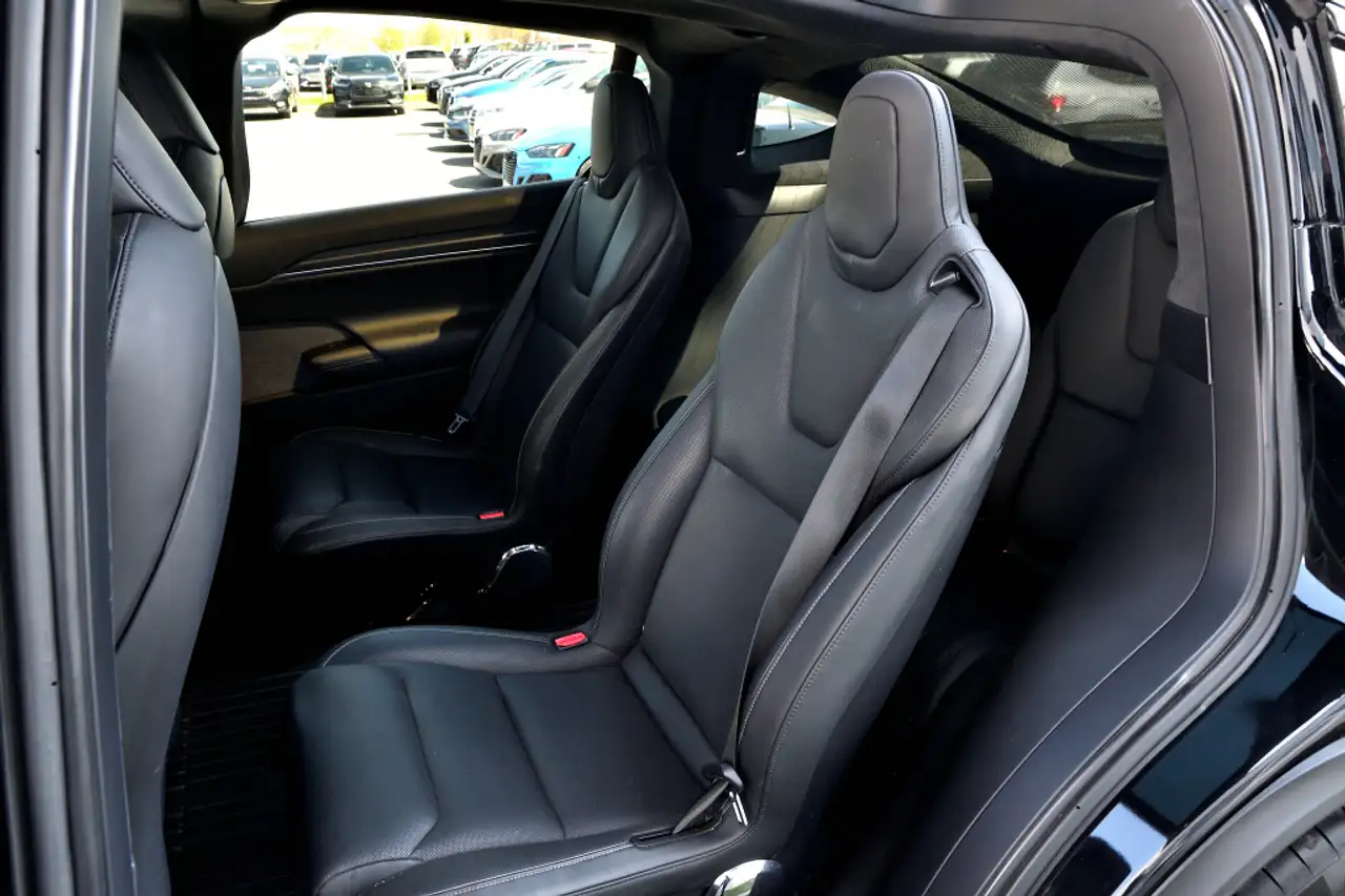 Tesla Model X снимка Tesla Model X