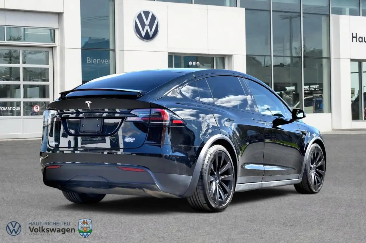 Tesla Model X снимка Tesla Model X