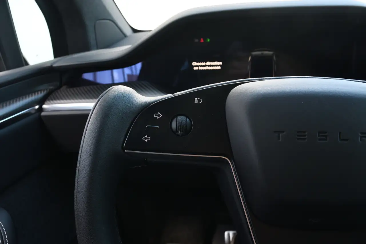 Tesla Model X снимка Tesla Model X
