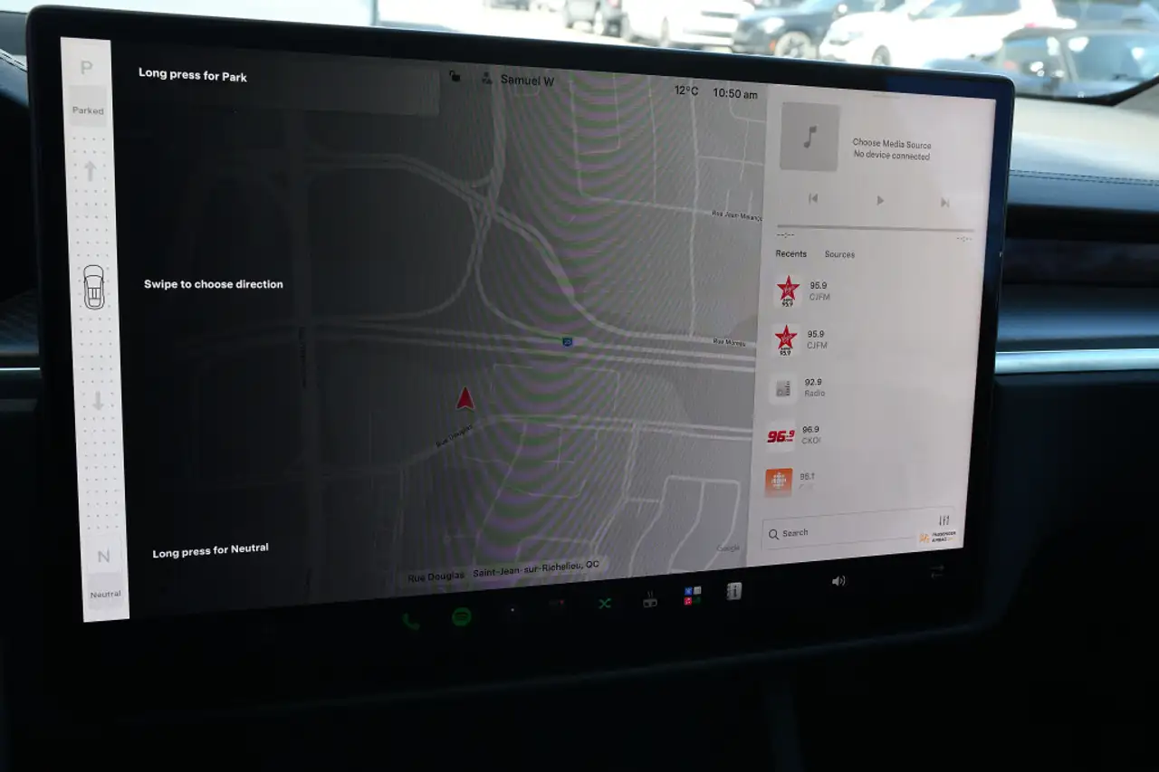 Tesla Model X снимка Tesla Model X