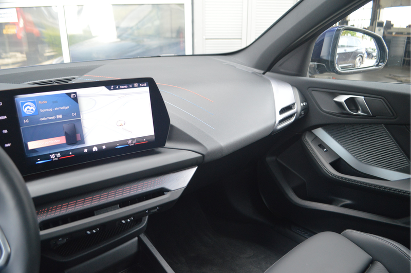 BMW 120 1 Serie M Sport Automaat / Sportstoelen / M Adapti — photo 9
