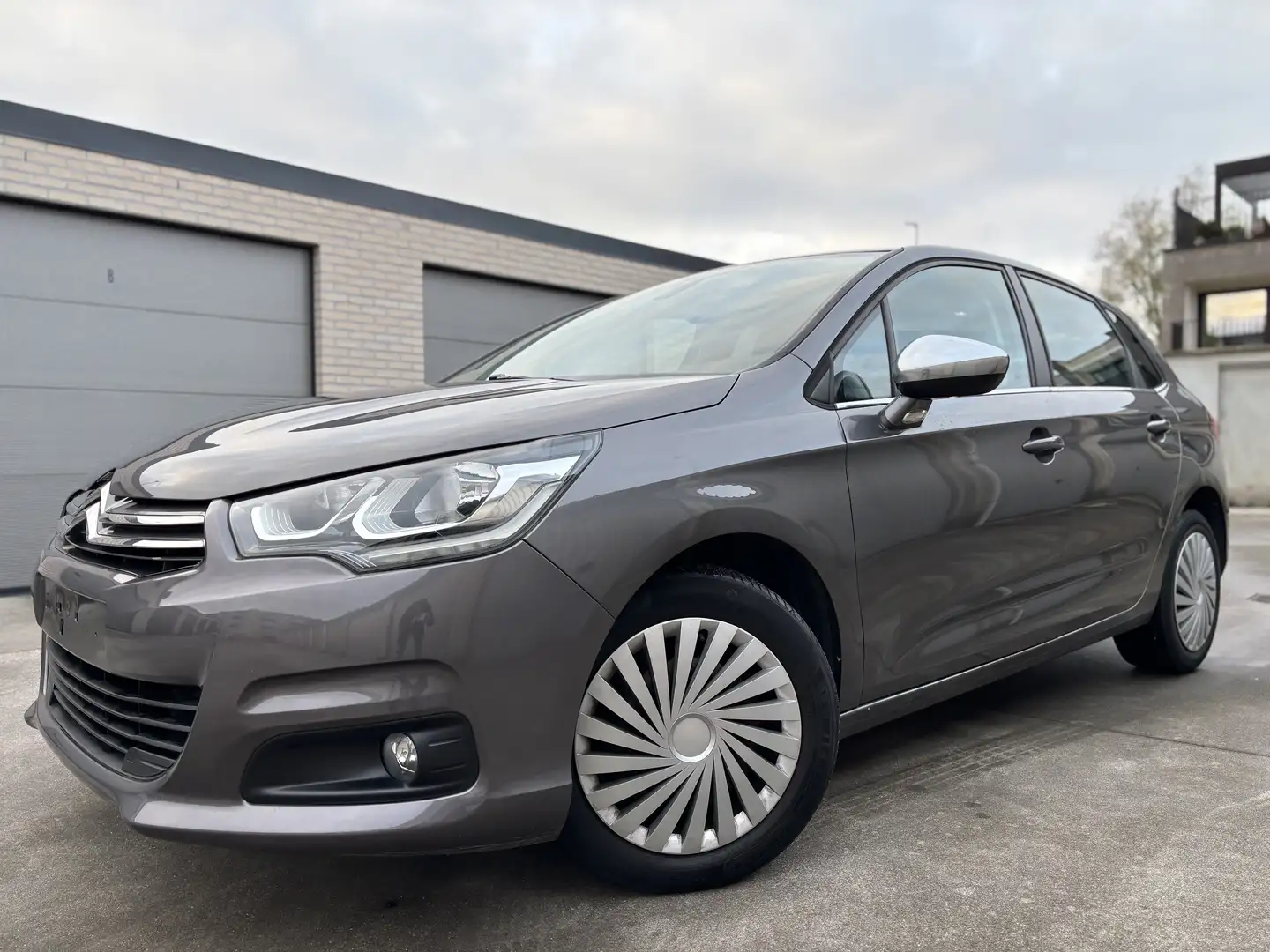 Citroen C4 PureTech 130 Stop & Start EAT6 Shine - 1