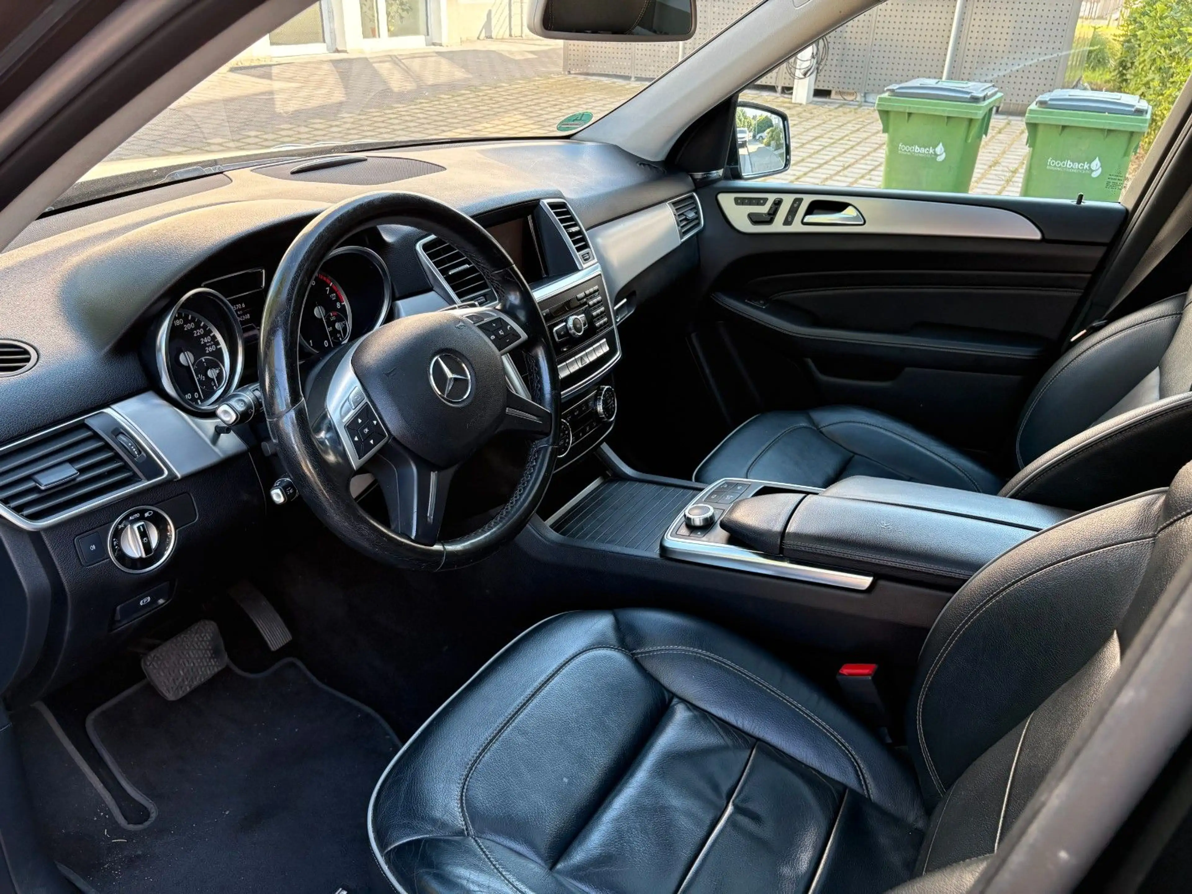 Mercedes-Benz ML 500 BlueEfficiency AMG Line — photo 9