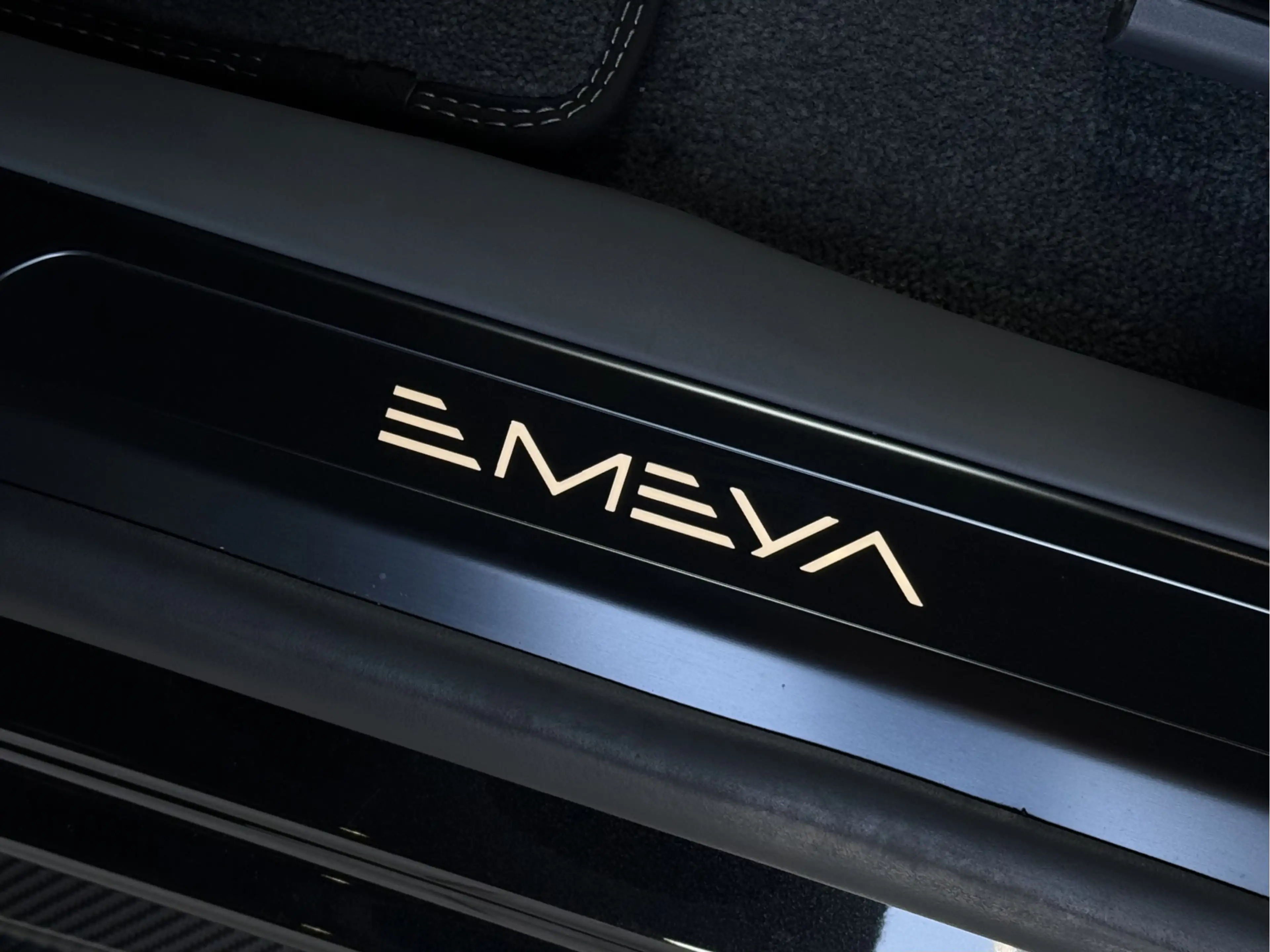 Lotus Emeya R 102 kWh 900 PK Keramische remmen 4 Zitplaatsen — photo 18