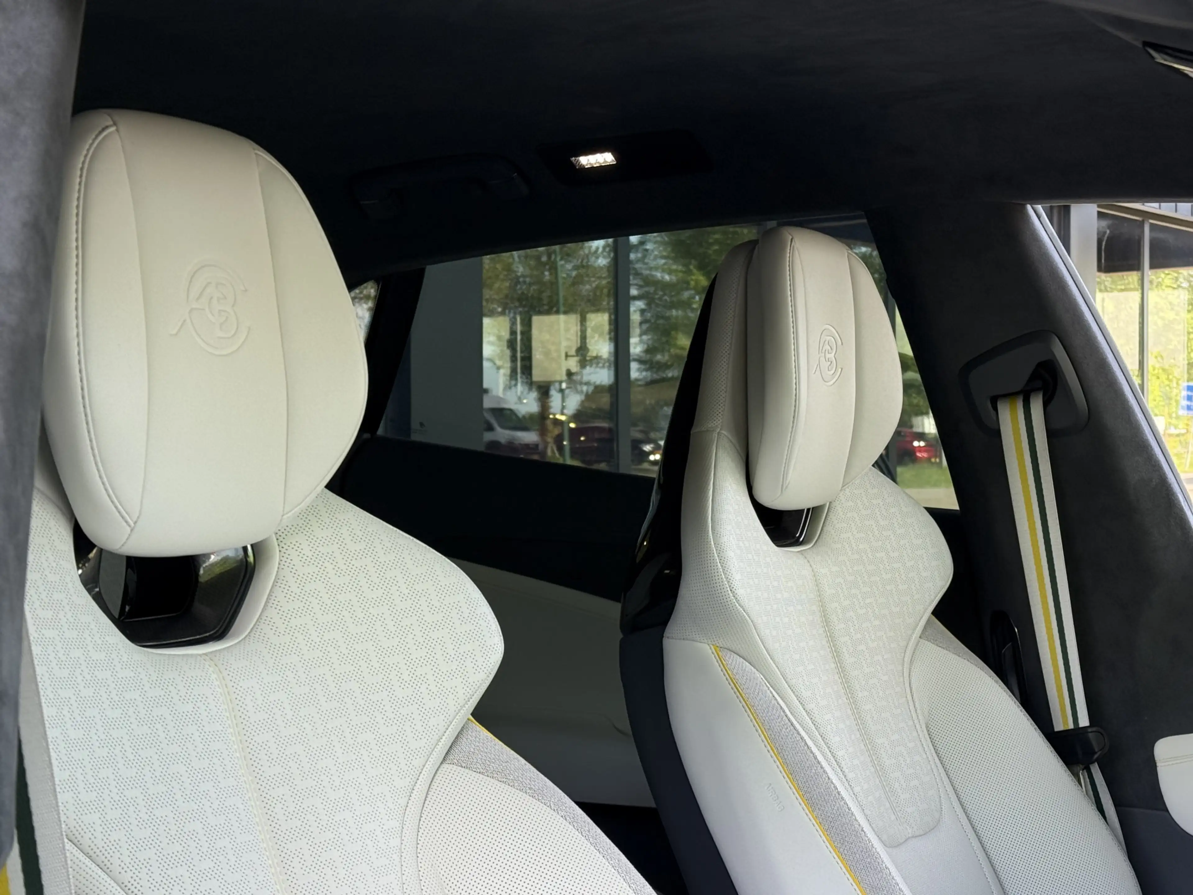 Lotus Emeya R 102 kWh 900 PK Keramische remmen 4 Zitplaatsen — photo 11