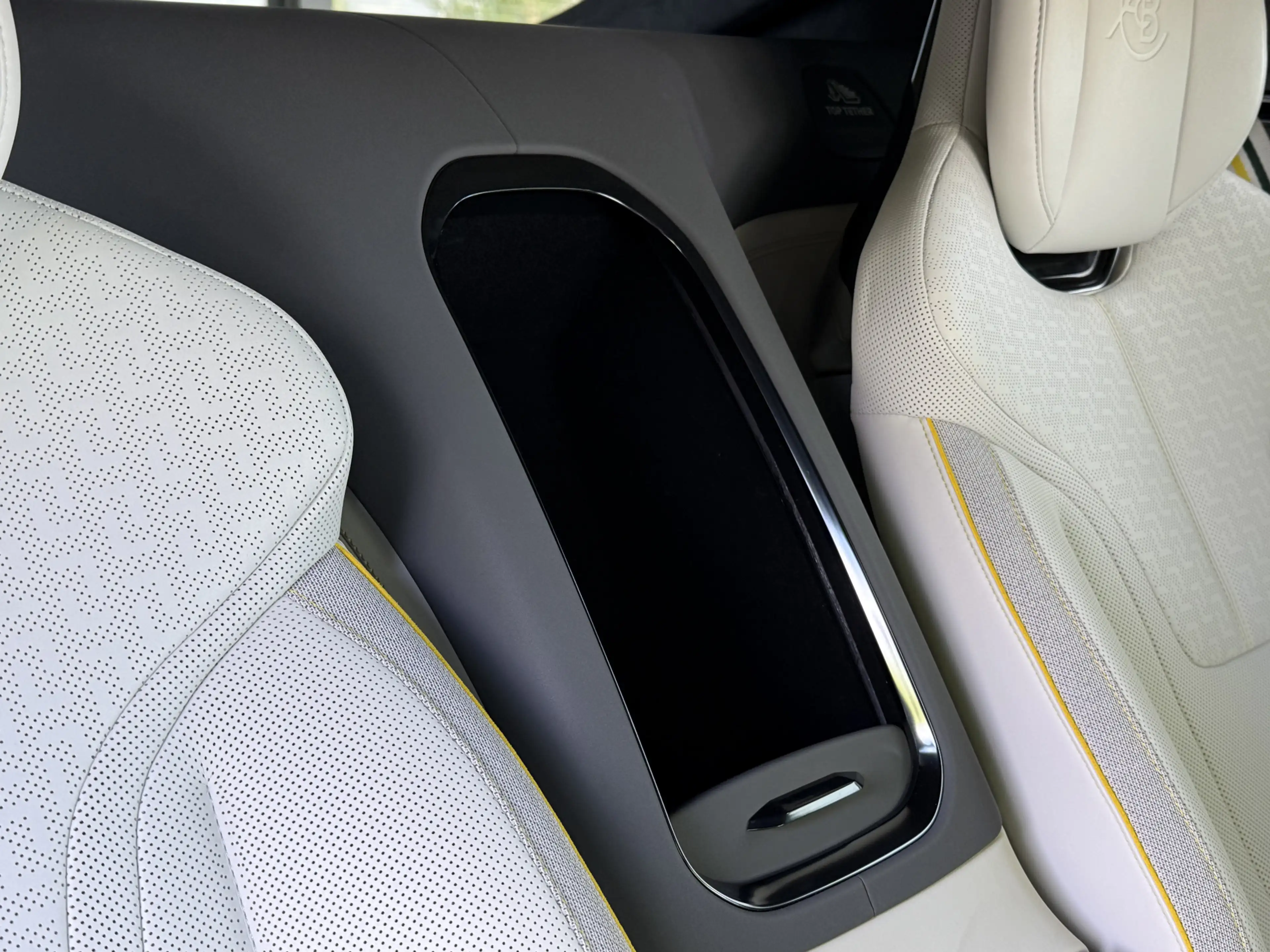Lotus Emeya R 102 kWh 900 PK Keramische remmen 4 Zitplaatsen — photo 16