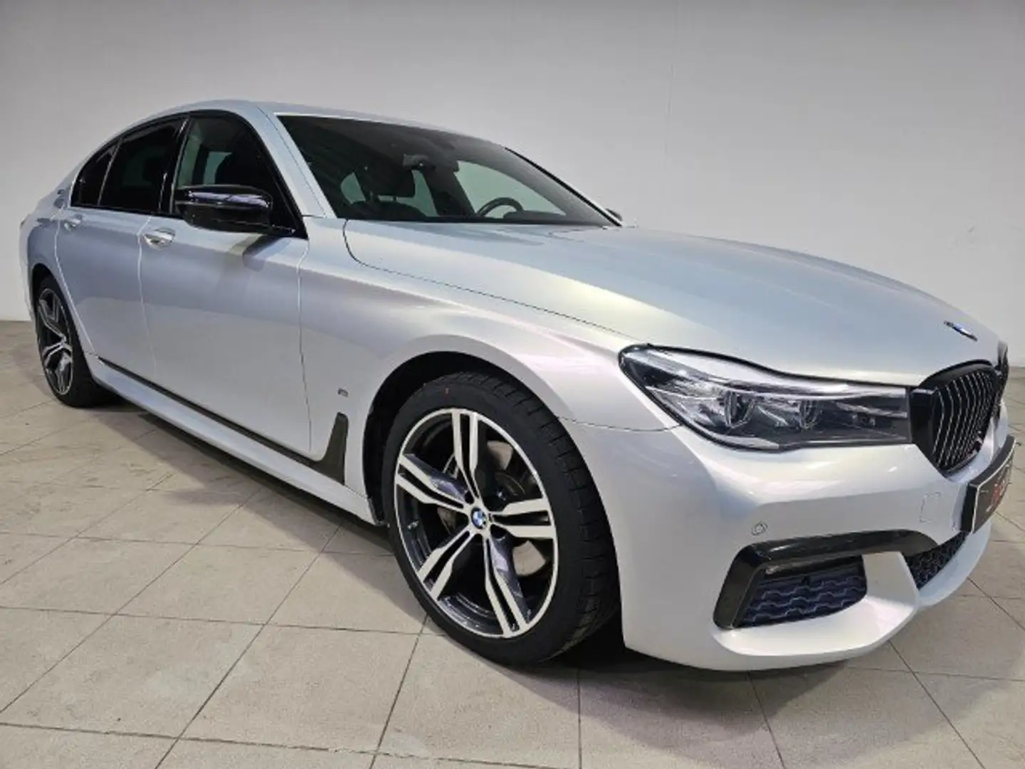BMW 740 740eAS Plug-In Hybrid Individual Gris - 2