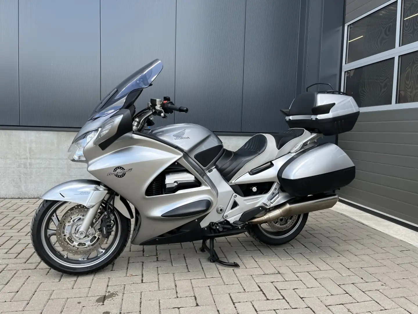 Honda ST 1300 Tour Pn. Eur. ABS Grijs - 2