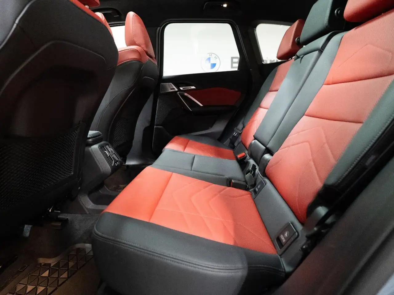 BMW X1 снимка BMW X1