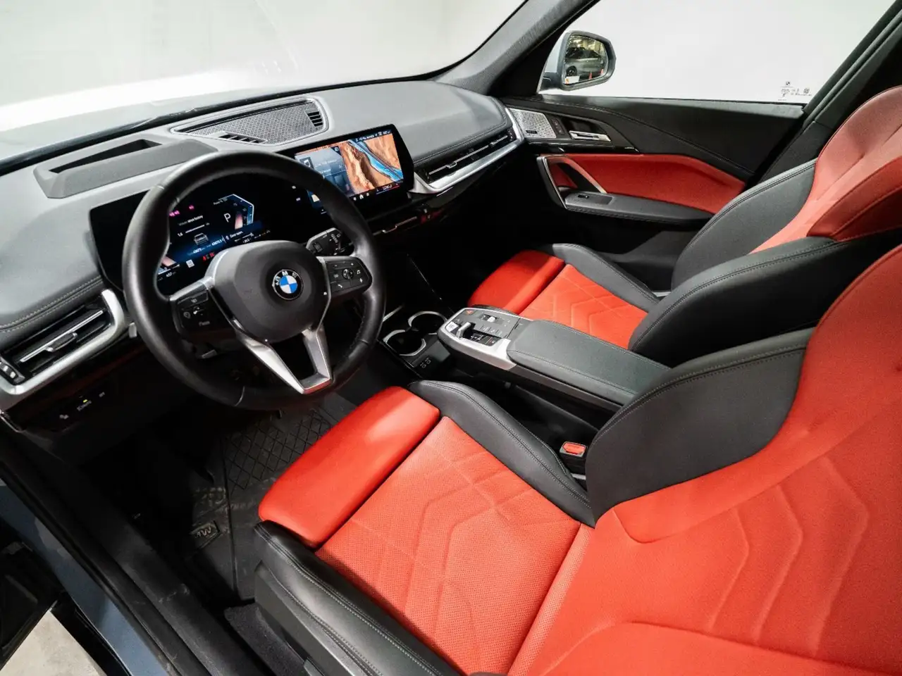 BMW X1 снимка BMW X1