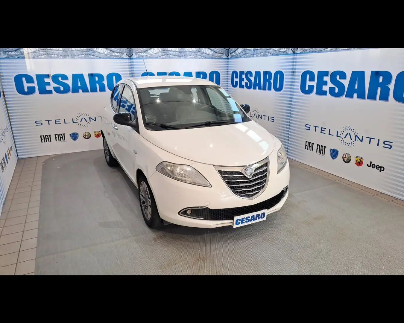 Lancia Ypsilon 5 Porte 1.2  Platinum Bianco - 1