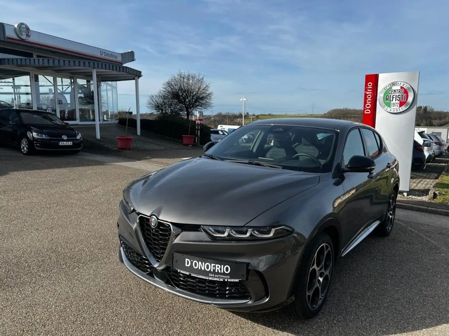 Alfa Romeo Tonale 1.5 VGT Hybrid Ti Grau - 1