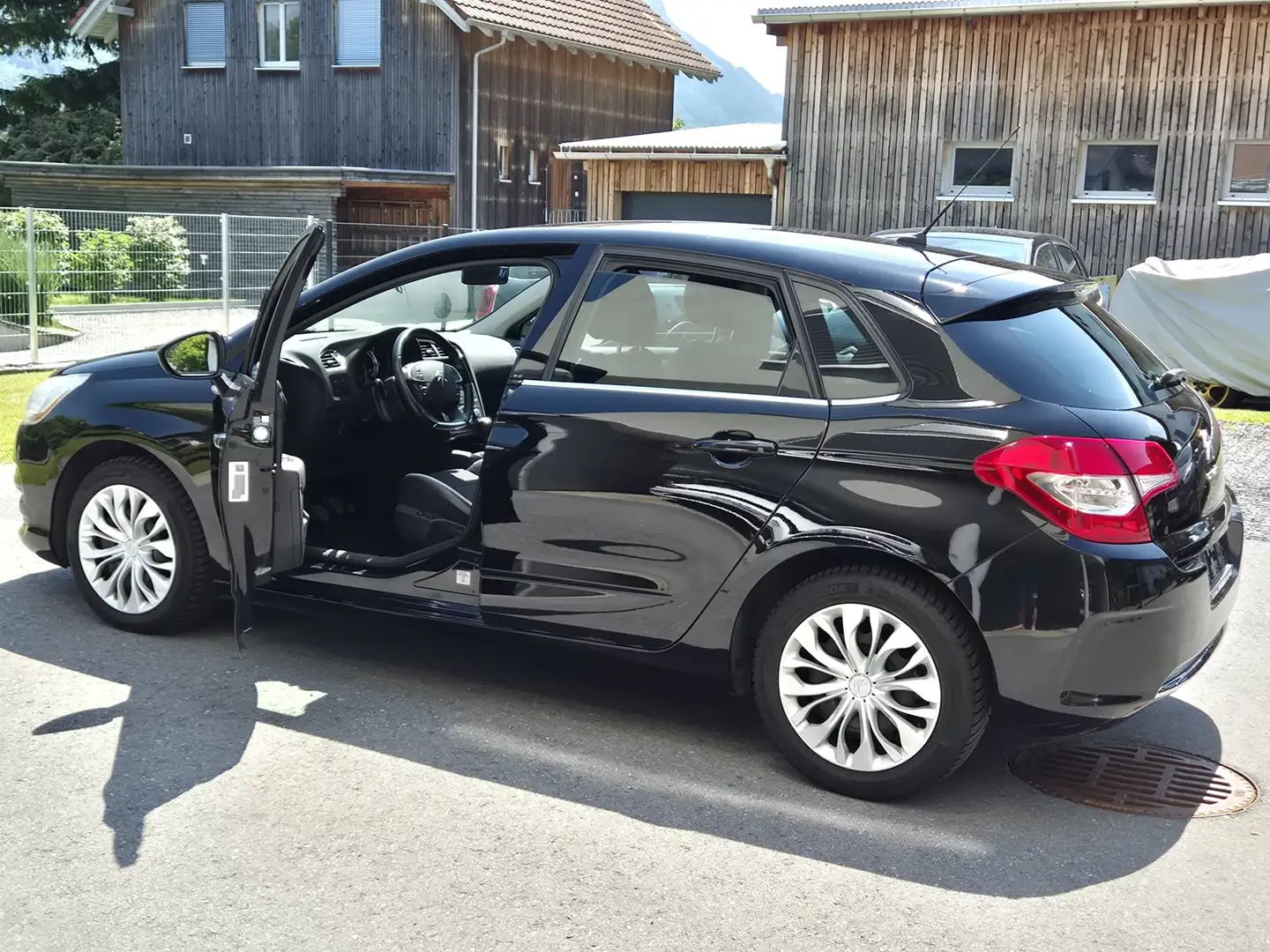 Citroen C4 C4 1,4 VTi Attraction Attraction Schwarz - 1