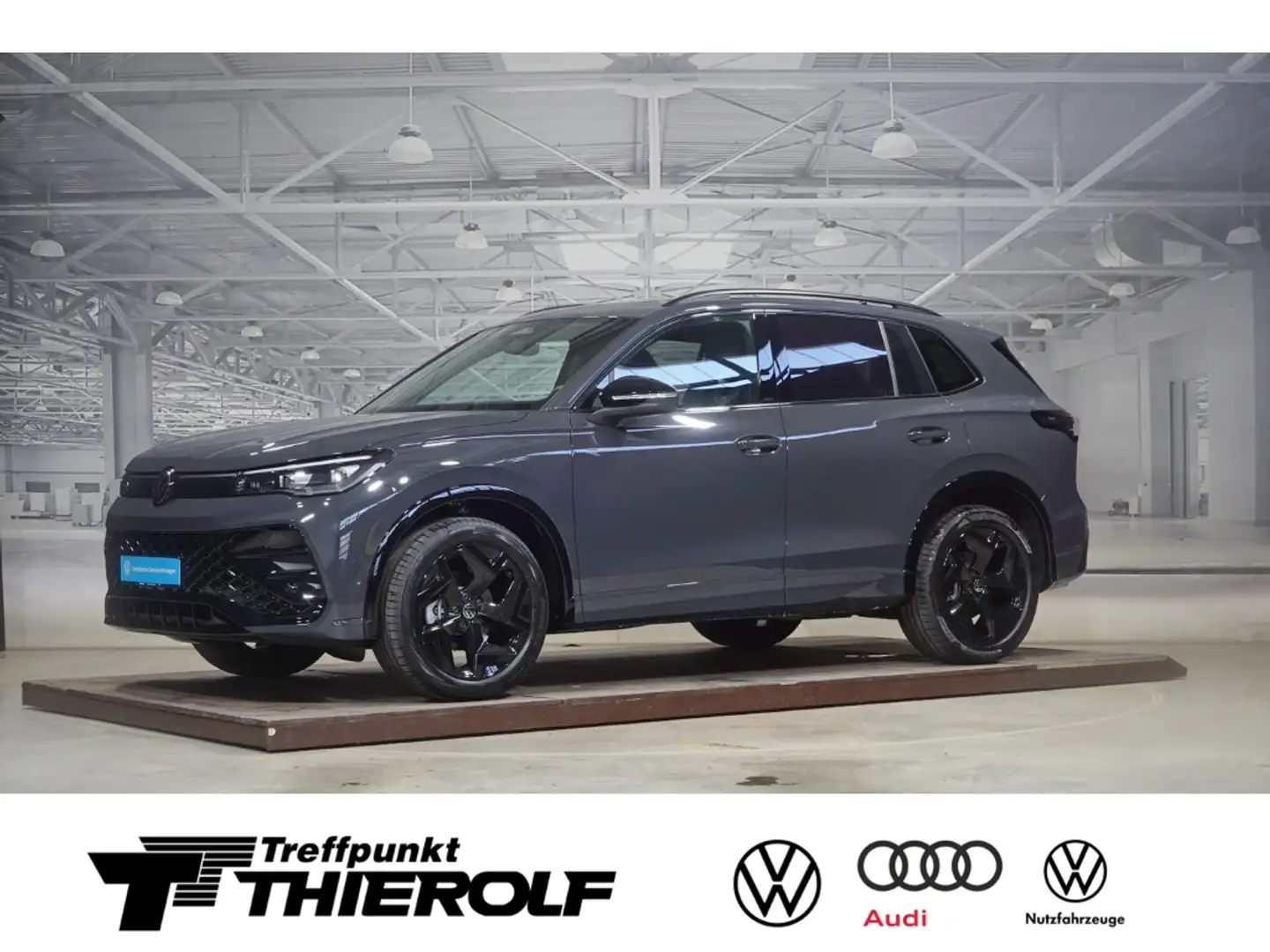 Volkswagen Tiguan R-Line 1.5 eTSI DSG Pano AHK Massage Grau - 1