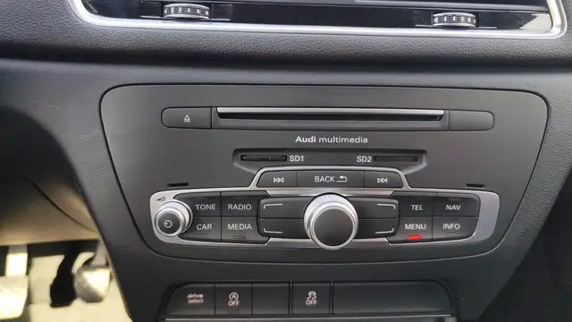 Audi Q3 view 13