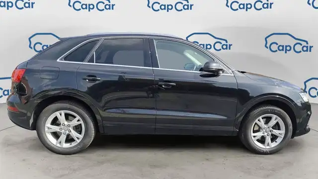 Audi Q3 view 4