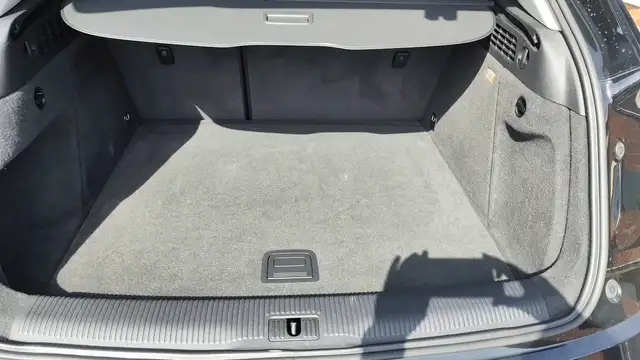 Audi Q3 view 14