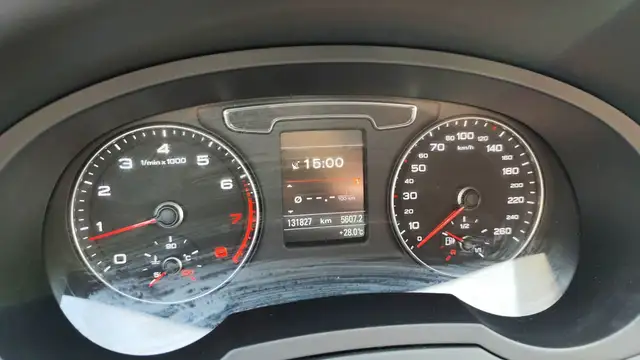 Audi Q3 view 12