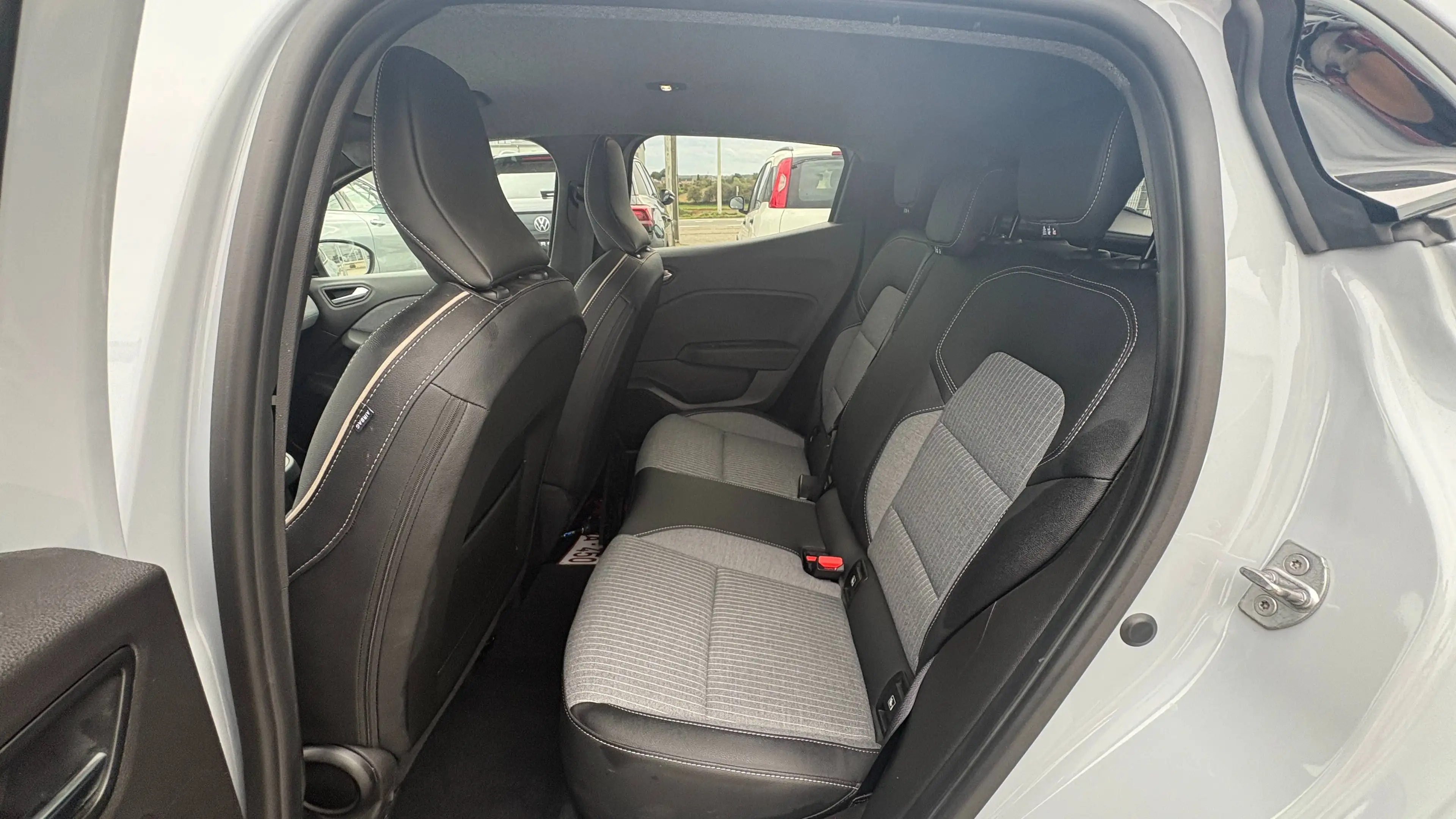 Renault Clio Clio 1.0 TCe Techno — photo 6