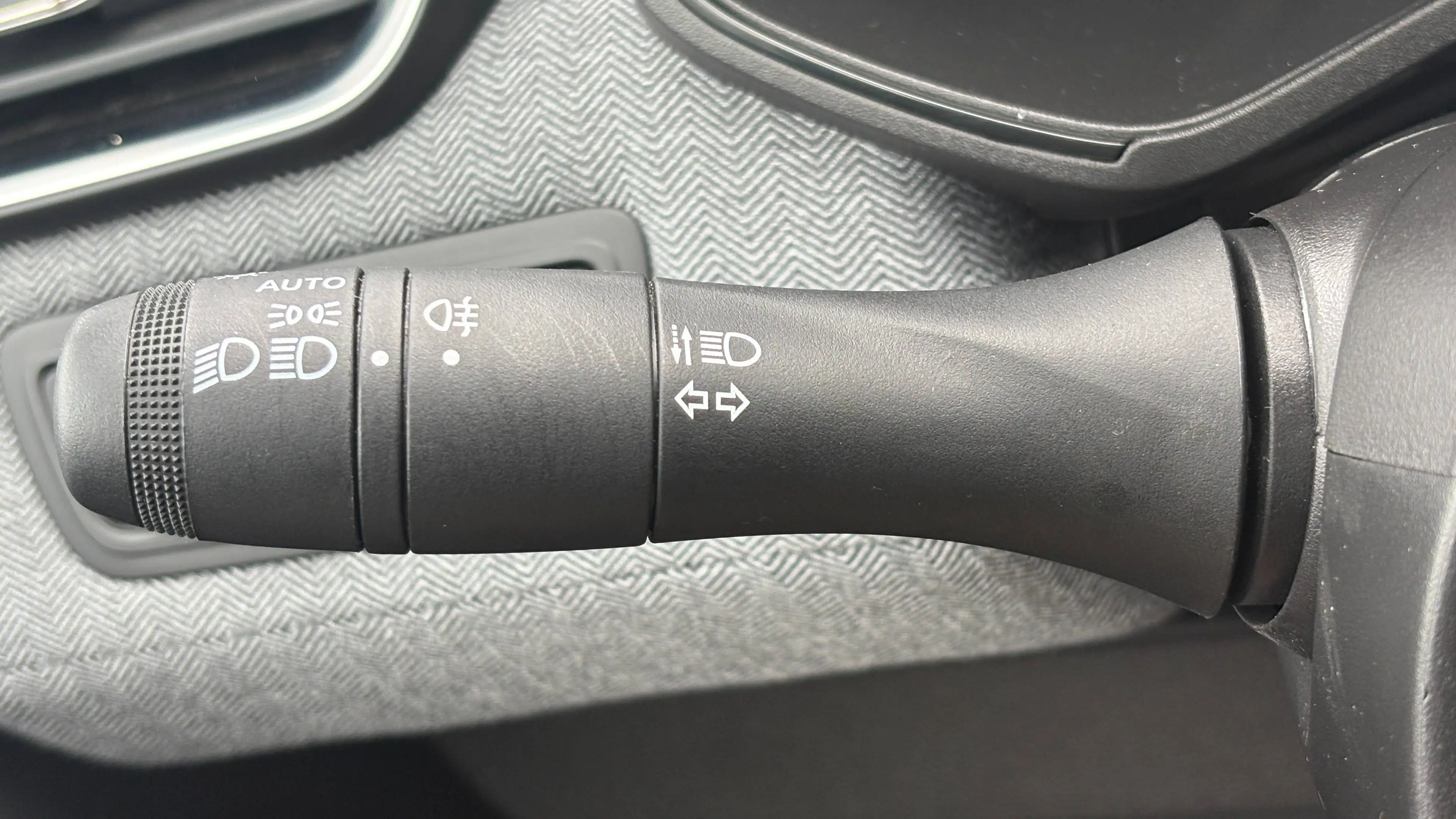 Renault Clio Clio 1.0 TCe Techno — photo 9