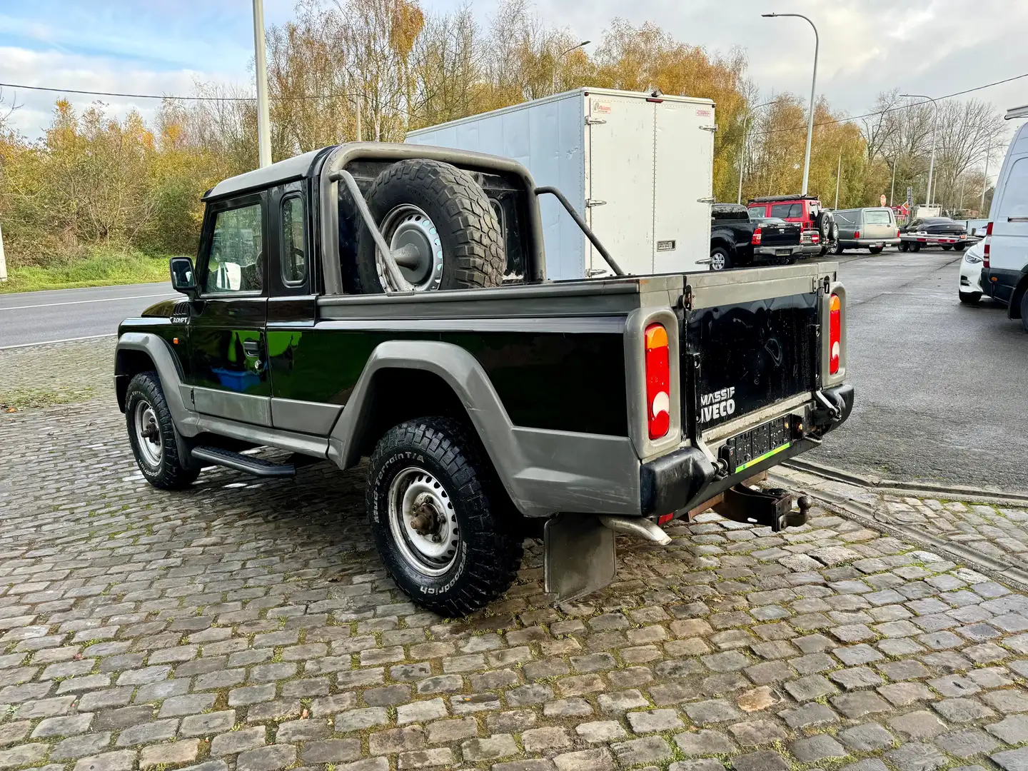 Iveco Massif 3.0 HPTD 180 cv 1 er main BELGE Entretenu Negro - 2