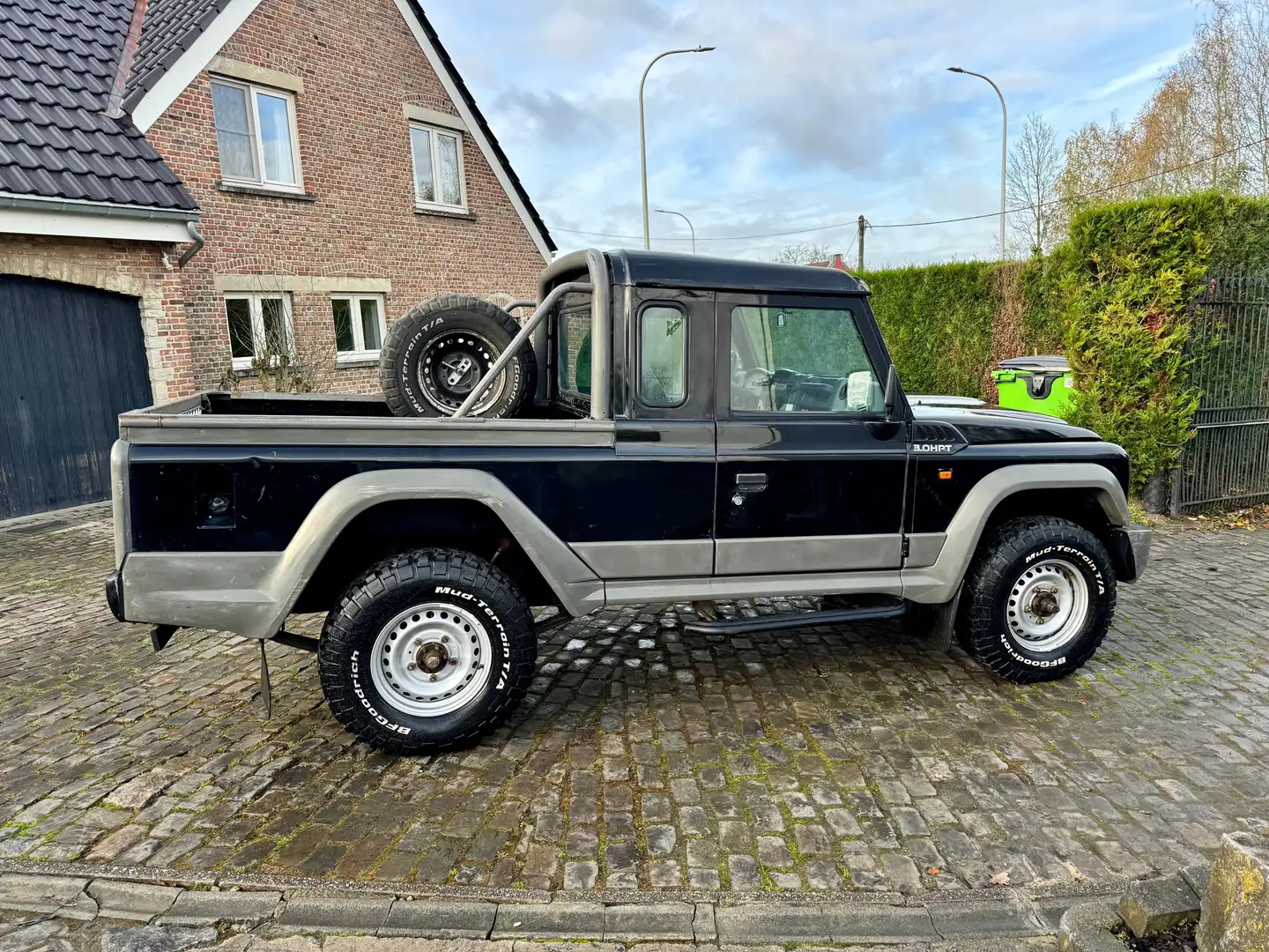 Iveco Massif 3.0 HPTD 180 cv 1 er main BELGE Entretenu Negro - 1