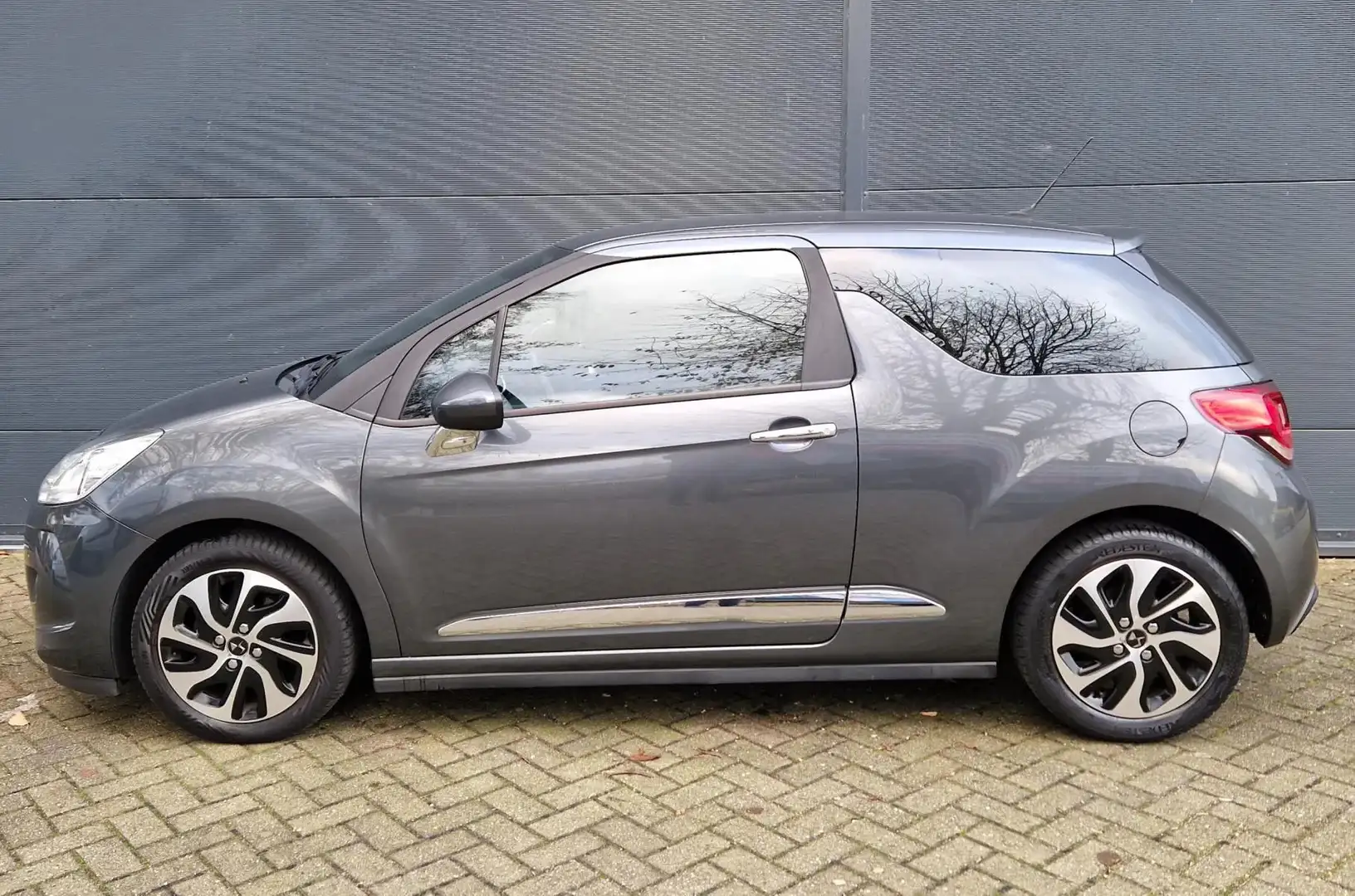 DS Automobiles DS 3 1.6 BlueHDi So Chic Szary - 2
