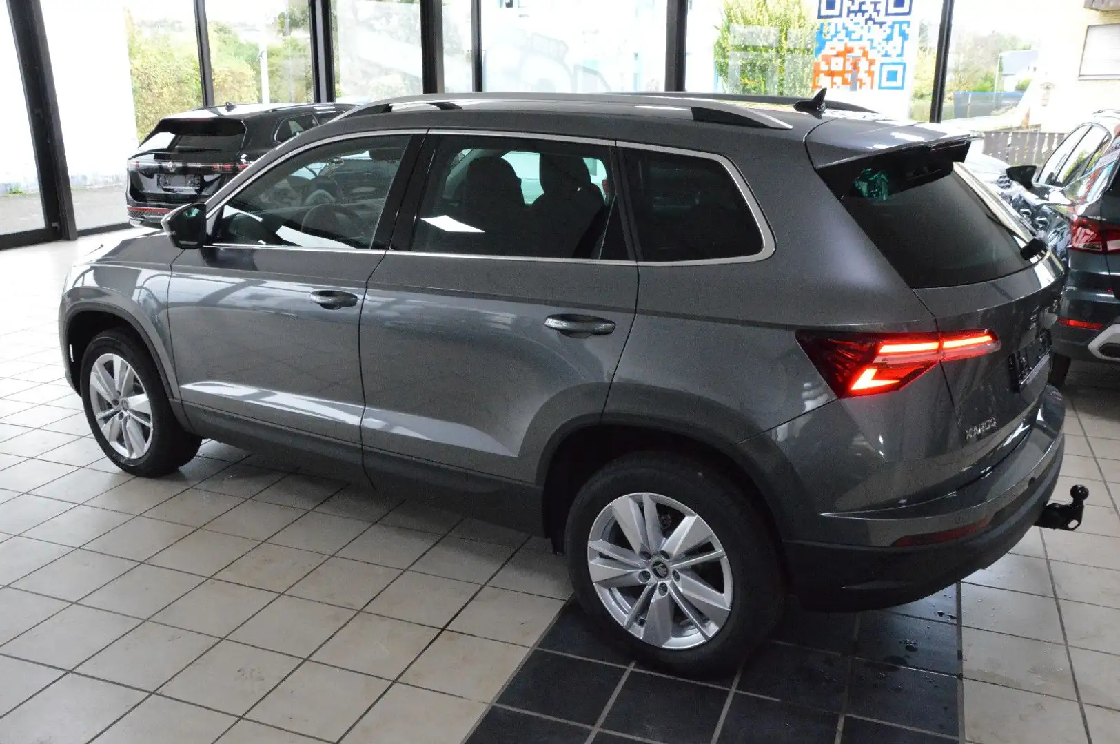 Skoda Karoq Selection AHK,ACC,Navi,Virtual,LED,5J.Gar. Grau - 2