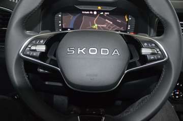 Bild 14 Skoda Karoq Selection AHK,ACC,Navi,Virtual,LED,5J.Gar.