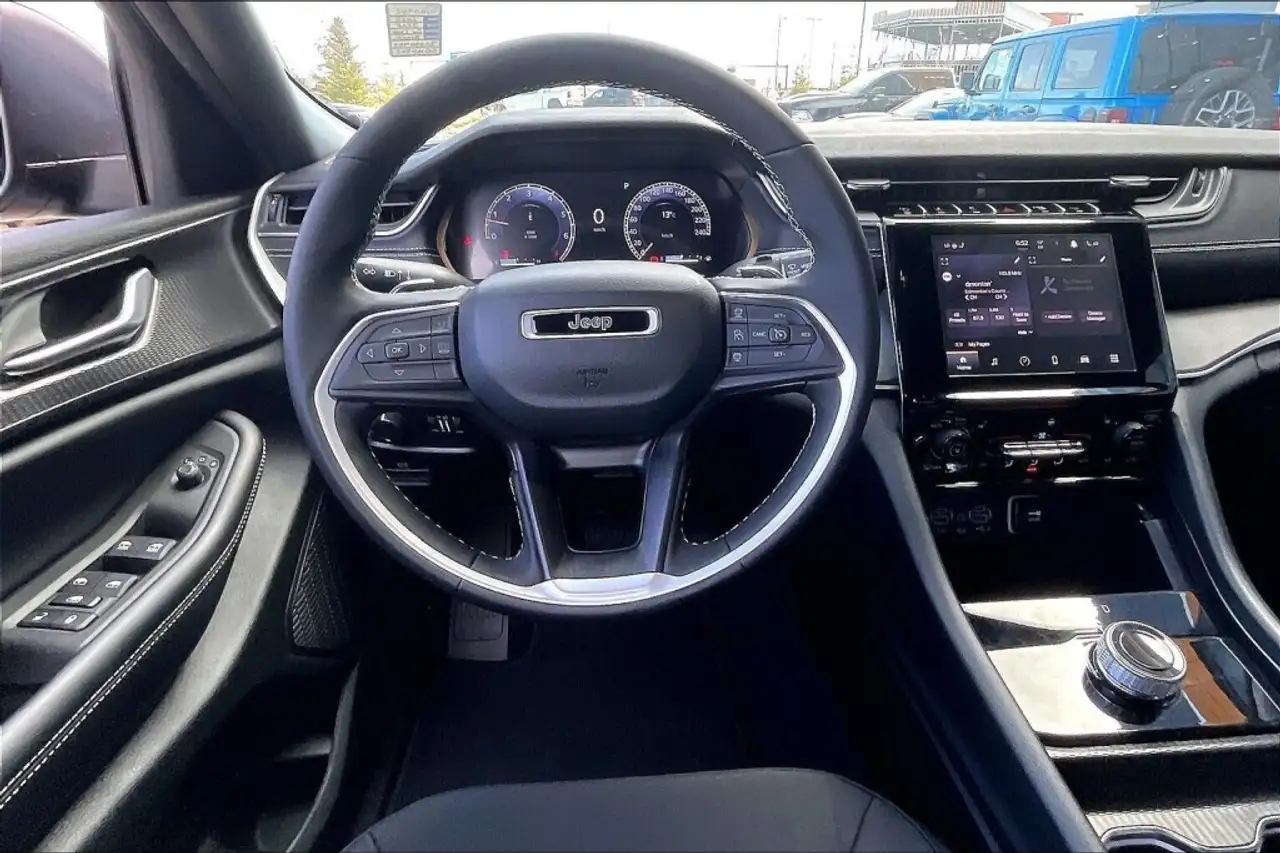 Jeep Grand Cherokee снимка Jeep Grand Cherokee