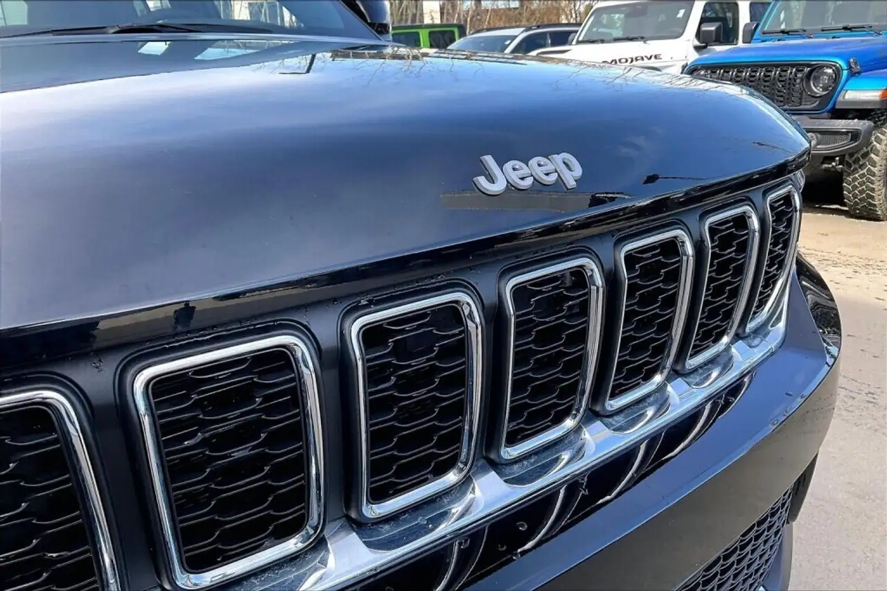 Jeep Grand Cherokee снимка Jeep Grand Cherokee