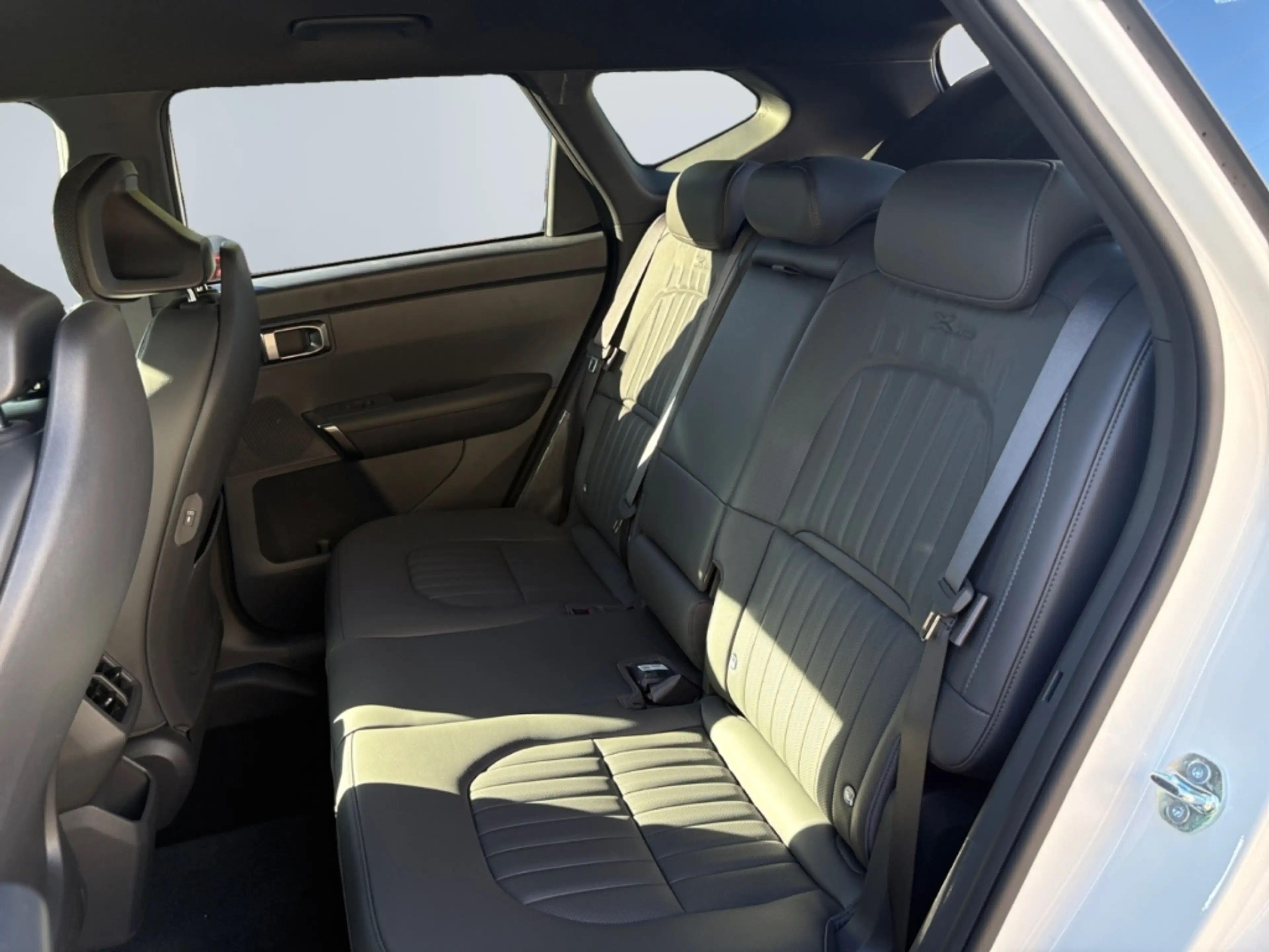 Kia Seltos X-LINE HUD Navi Leder Digitales Cockpit Memory Sit — photo 13