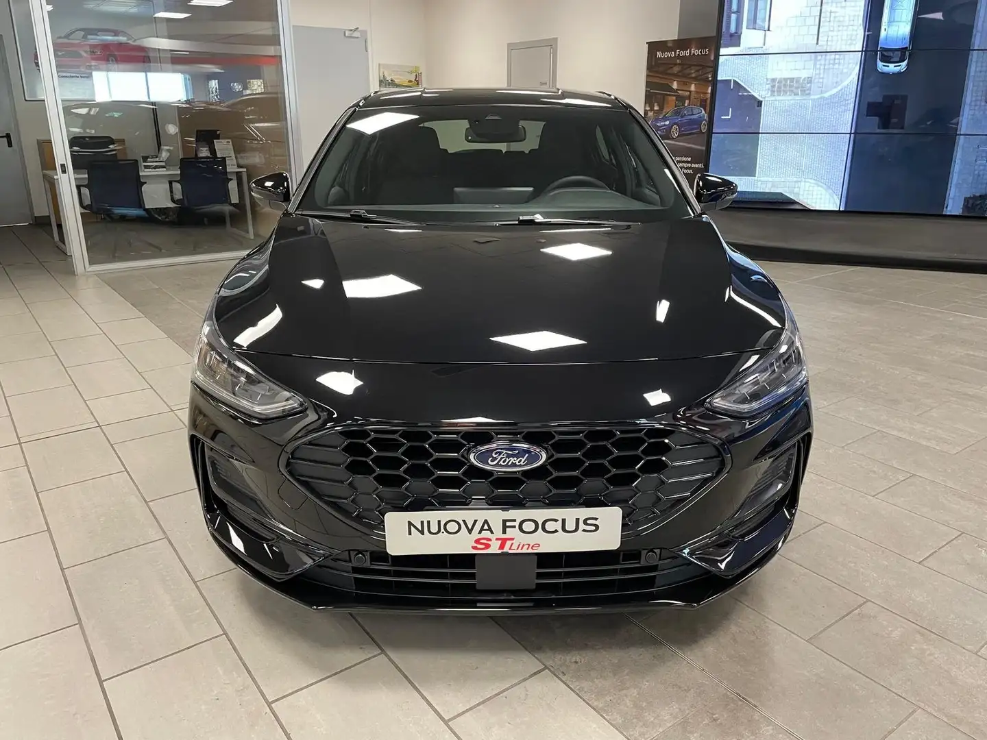 Ford Focus 1.0 ibrida/benzina  125cv.   ST-LINE + SPORT PACK Nero - 2
