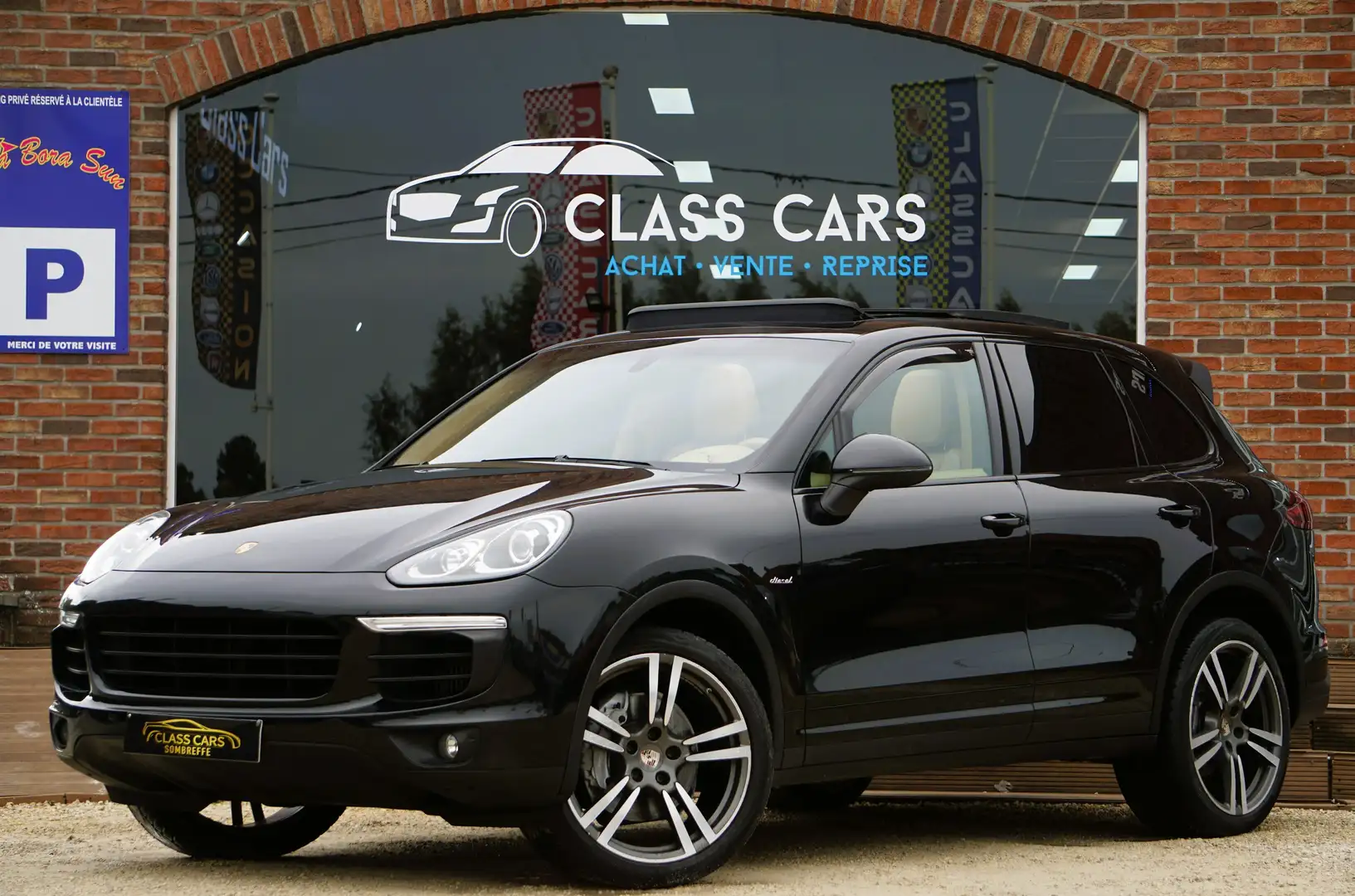 Porsche Cayenne 3.0 TD V6 Tiptronic S PANO NAVI BI-XENON PDC 6b Zwart - 1