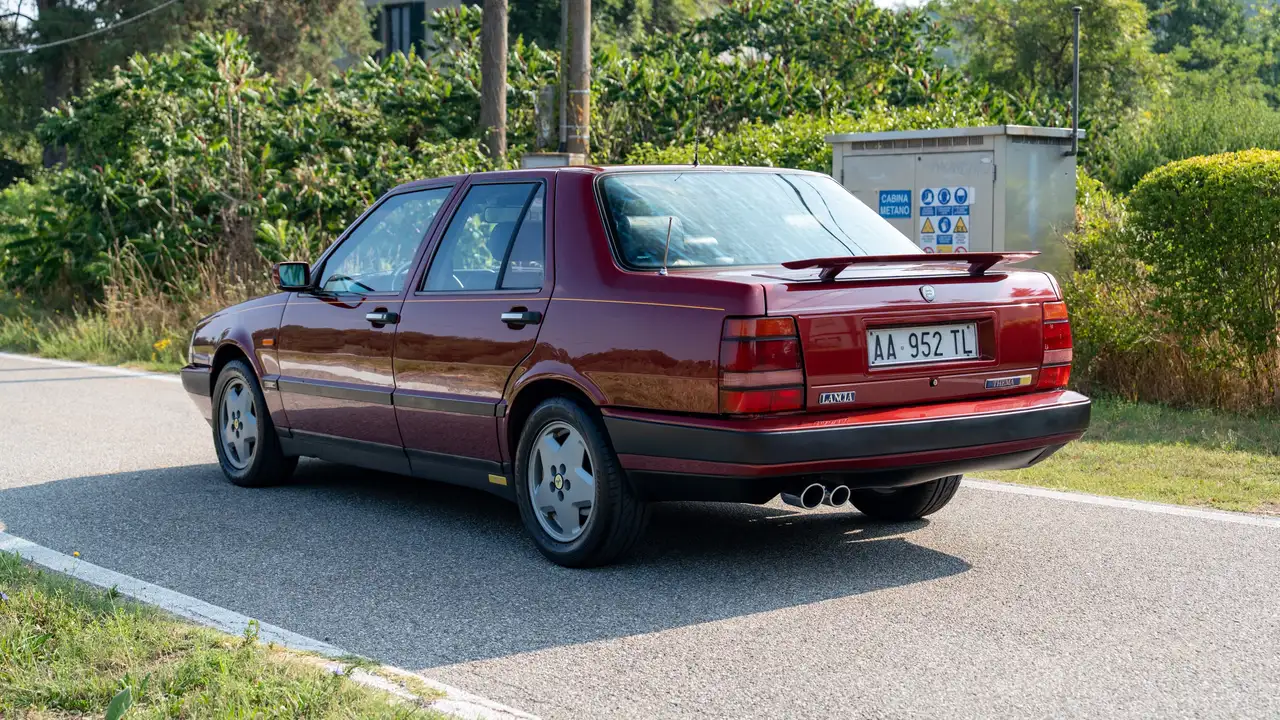 Lancia Thema Ferrari 8.32, foto 5