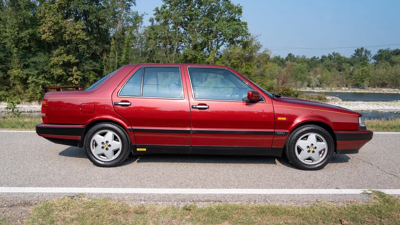 Lancia Thema Ferrari 8.32, foto 8