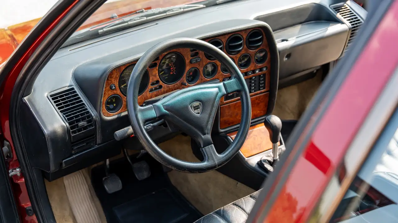 Lancia Thema Ferrari 8.32, foto 12