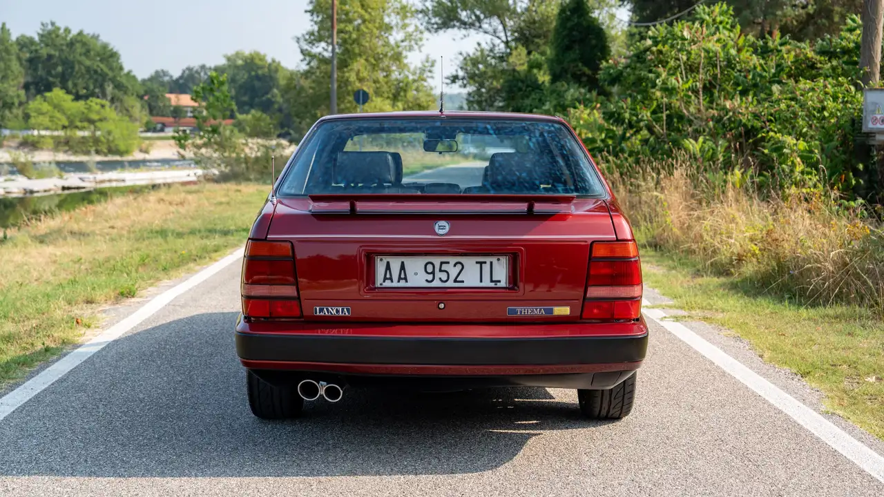 Lancia Thema Ferrari 8.32, foto 2