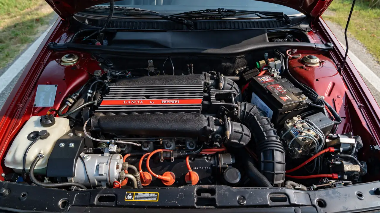 Lancia Thema Ferrari 8.32, foto 11