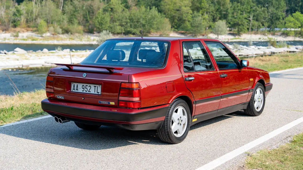 Lancia Thema Ferrari 8.32, foto 6