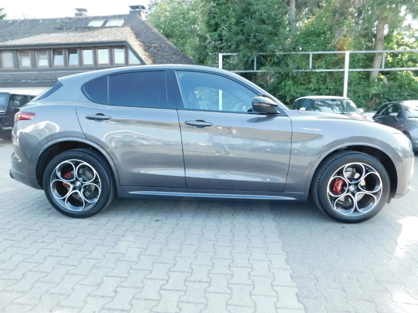 Alfa Romeo Stelvio VELOCE Q4 2.0 TURBO 16V EU6d PANO NAVI KAMERA LEDE Grigio - 2