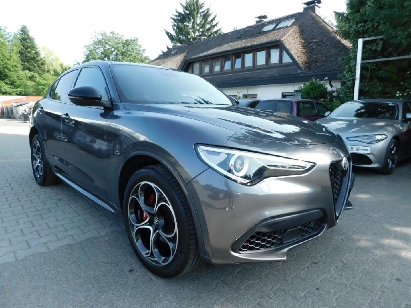 Alfa Romeo Stelvio VELOCE Q4 2.0 TURBO 16V PANO NAVI KAMERA LEDER SHZ Grau - 2