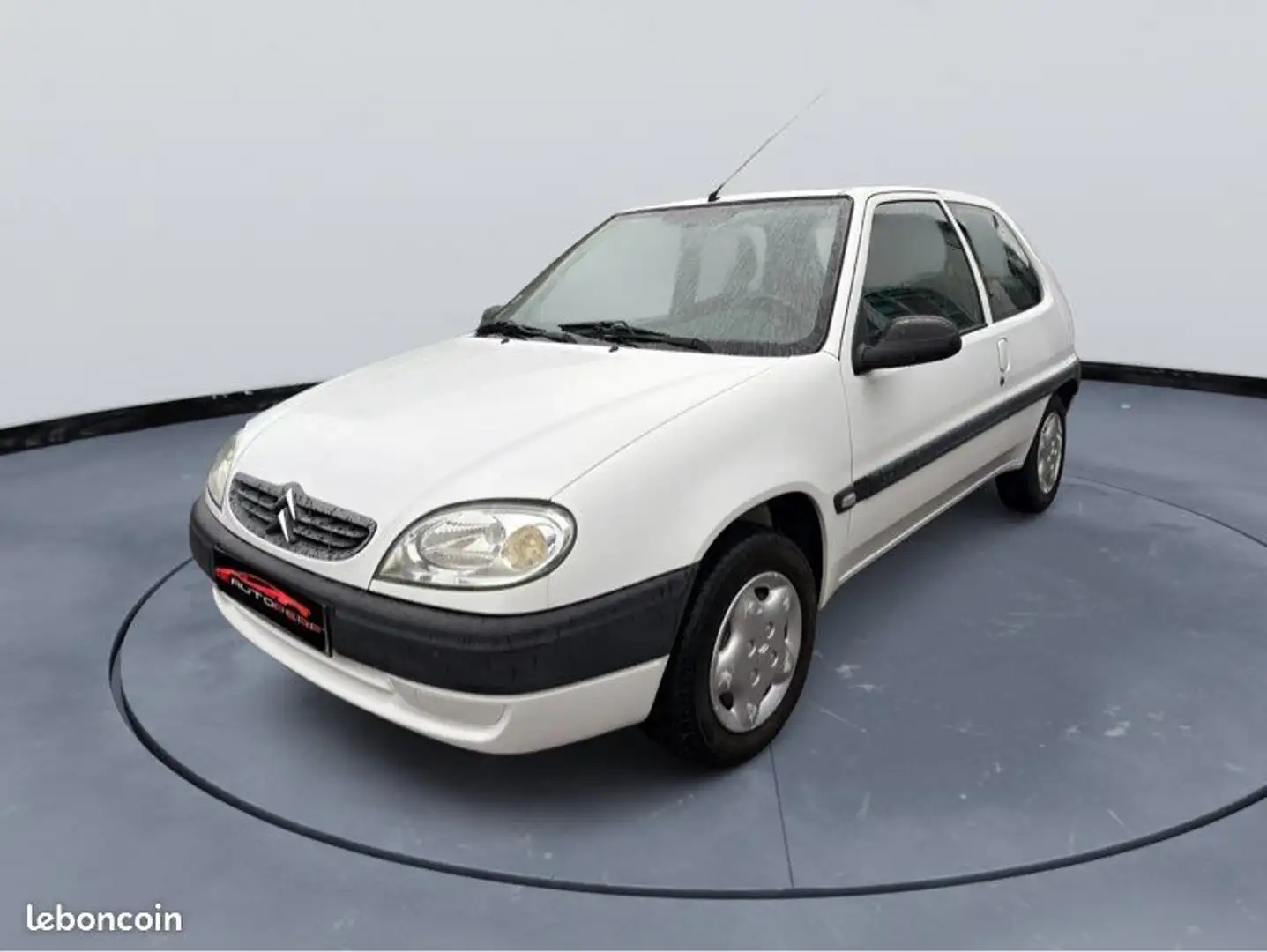 Citroen SAXO Citroën 1.5 d 58 ch première main pack Sw direction assistée vitre électrique fermeture centralisée Blanco - 1