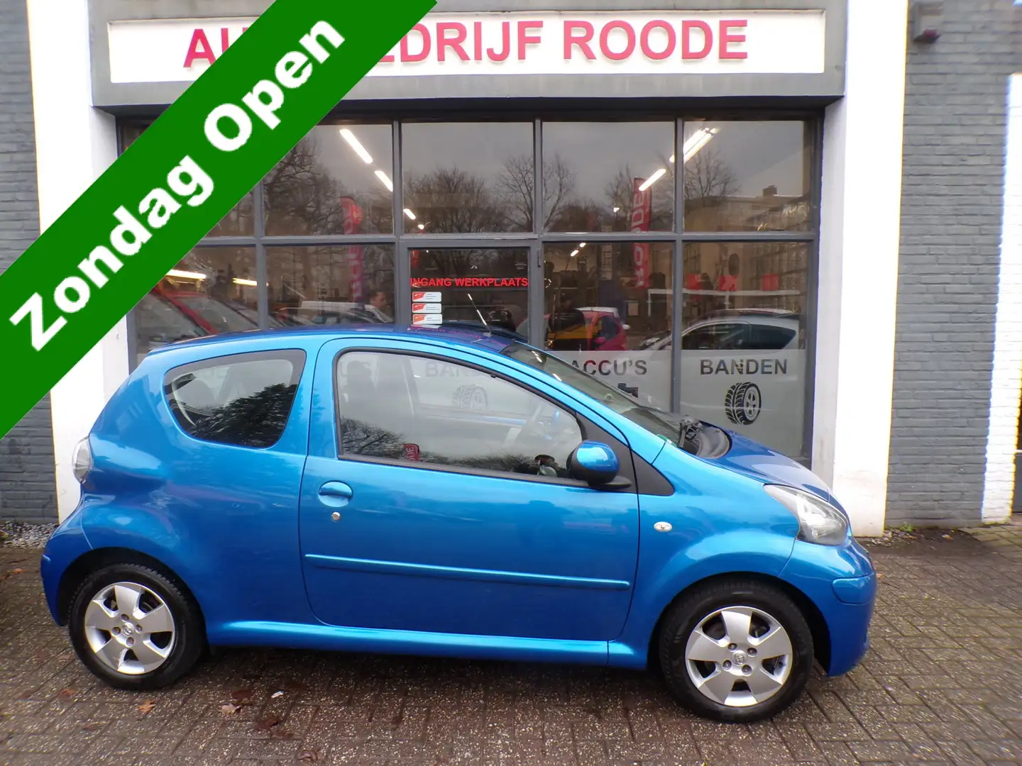 Toyota Aygo 1.0-12V Automaat Dynamic Blue AIRCO,LMV! ""ZONDAG Blau - 1