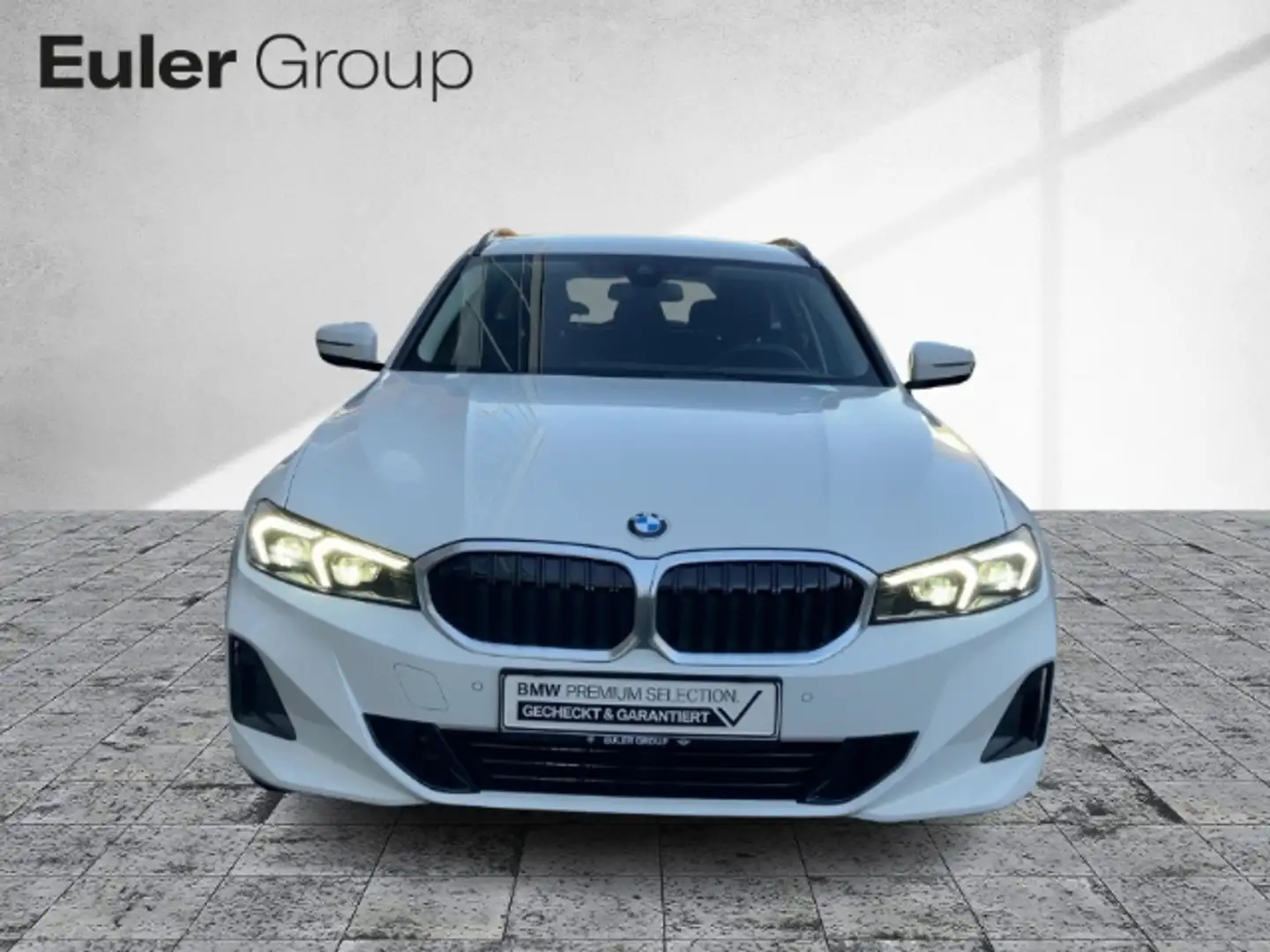 BMW 318 i Tour Navi PDC Kamera LED Komf-Zug Sitzh Alu Alar Weiß - 2