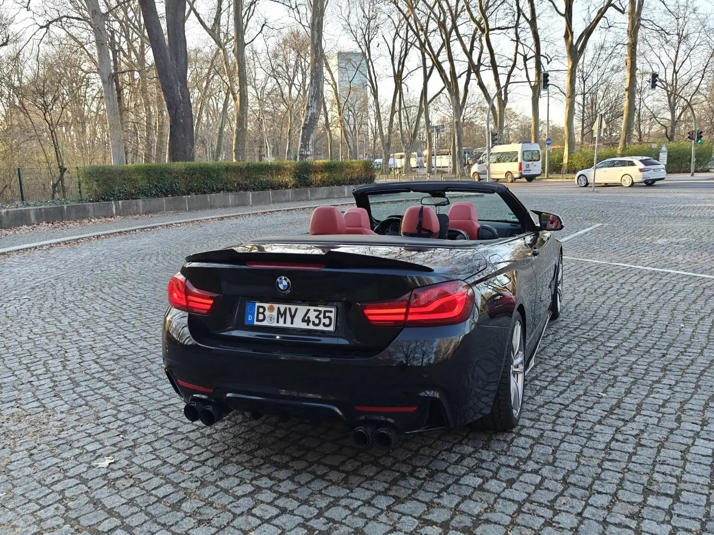 BMW 435 435 i Cabrio, Tolle Ausstattung, Kein Import! Black - 2