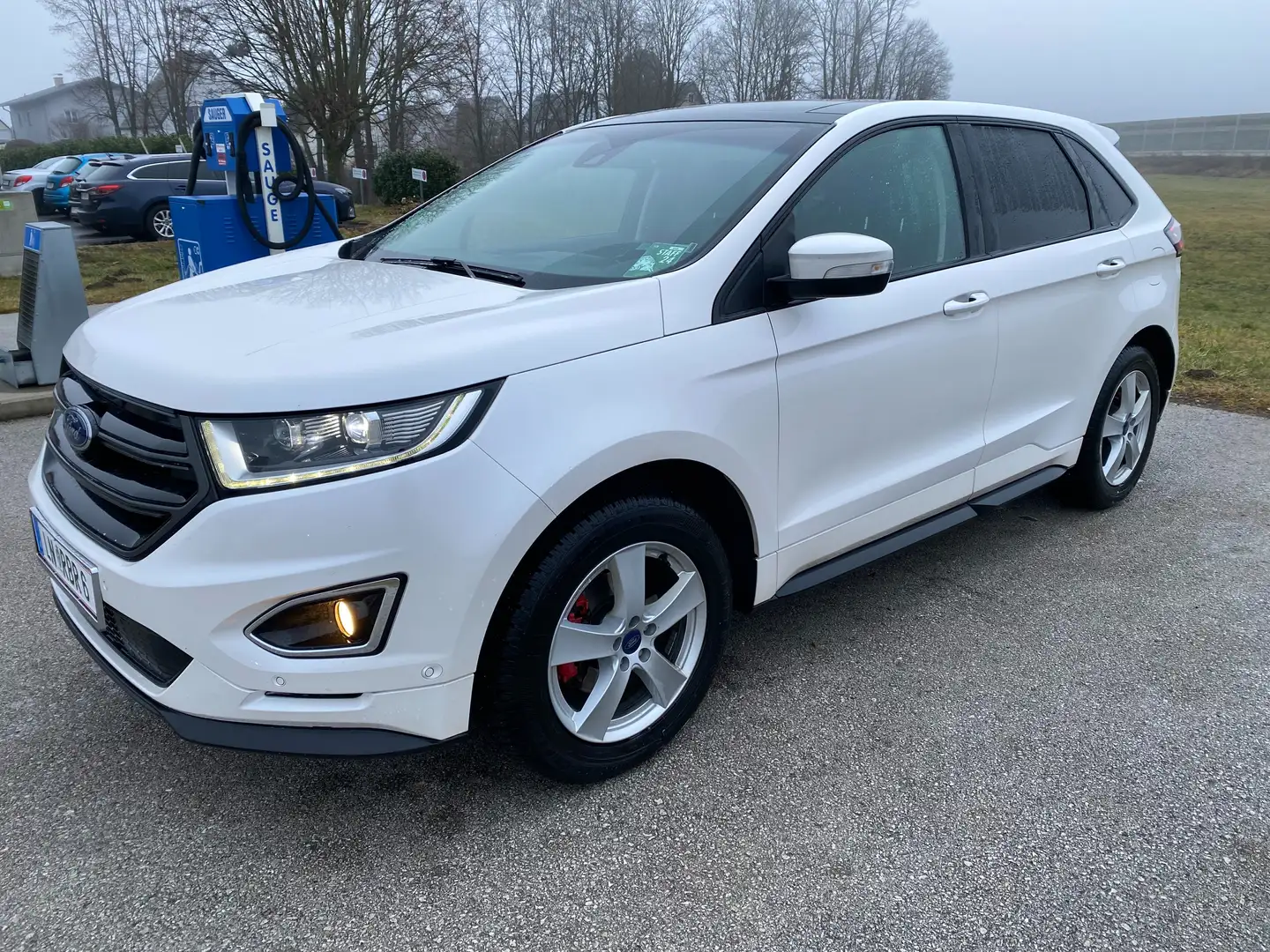 Ford Edge Edge 2,0 TDCi Sport 4x4 Start/Stop Sport Bílá - 1