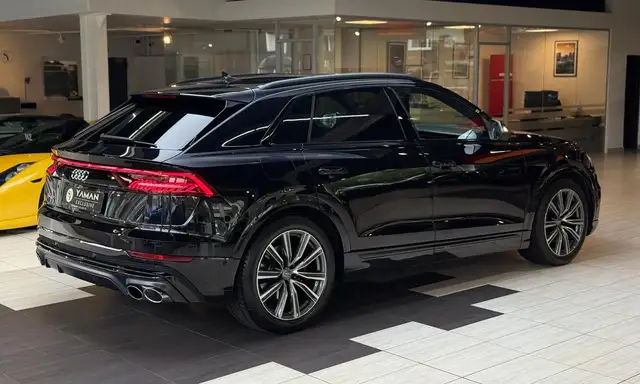 Audi SQ8 view 7