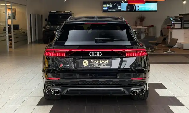 Audi SQ8 view 8